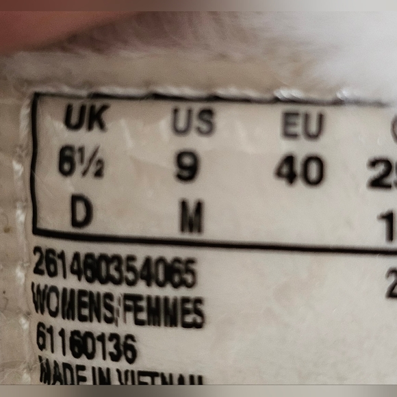 CLARKS Cloudsteppers Women's Gray Step Flow Low Indoor Outdoor Slippers - Picture 9 of 9